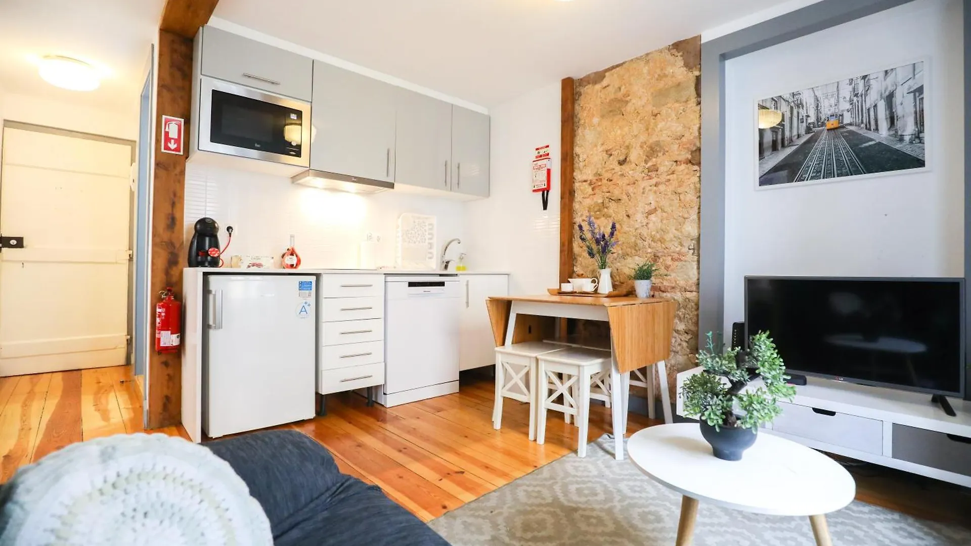 Elevador Da Bica By Spoton Apartments location